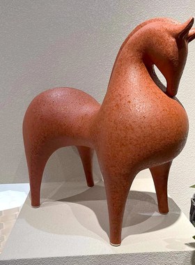 极速现代简约红色马摆件客厅玄关酒柜格子柜办公S室桌面装饰乔迁