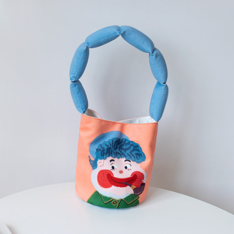 可爱卡通充棉手拎腋下包布包小众搞怪插画水桶包个性充棉肩带腋下,淘宝优惠券,粉丝福利购,淘宝优惠卷
