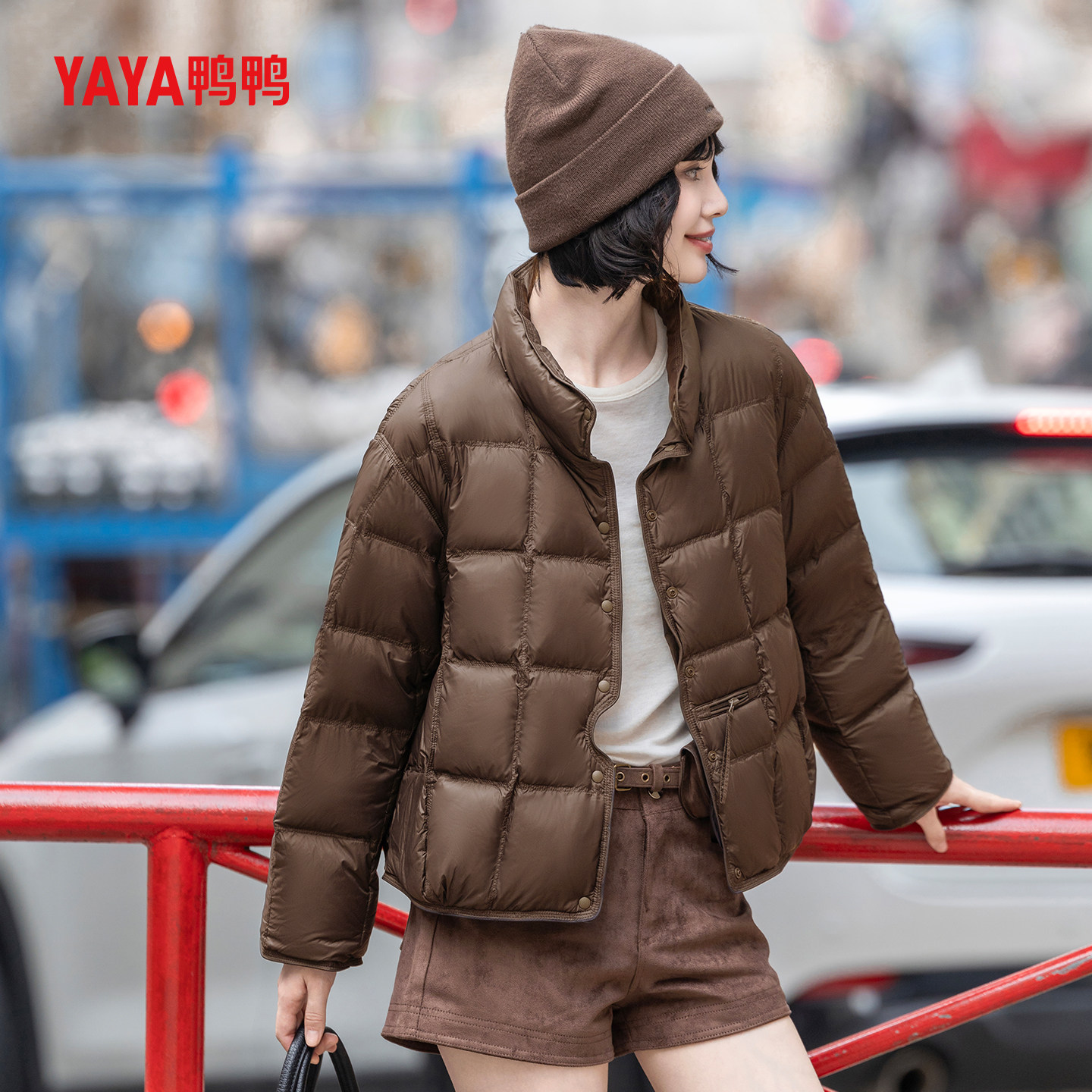 YAYA鸭鸭25冬季新款极简百搭显瘦鸭绒外套女小个子短款圆领羽绒服