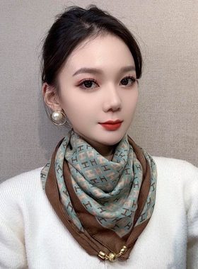 秋冬保暖围脖围巾女2026新款高级感三角巾时尚磁吸扣小方巾丝巾女