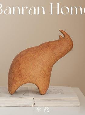 摆件动物犀牛高级感客厅玄关半然办公室高颜值桌面摆设家居装饰品