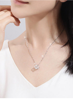 河南钻石商丘钻石河南商丘人造钻石爱情魔方项链99纯银吊坠a2504