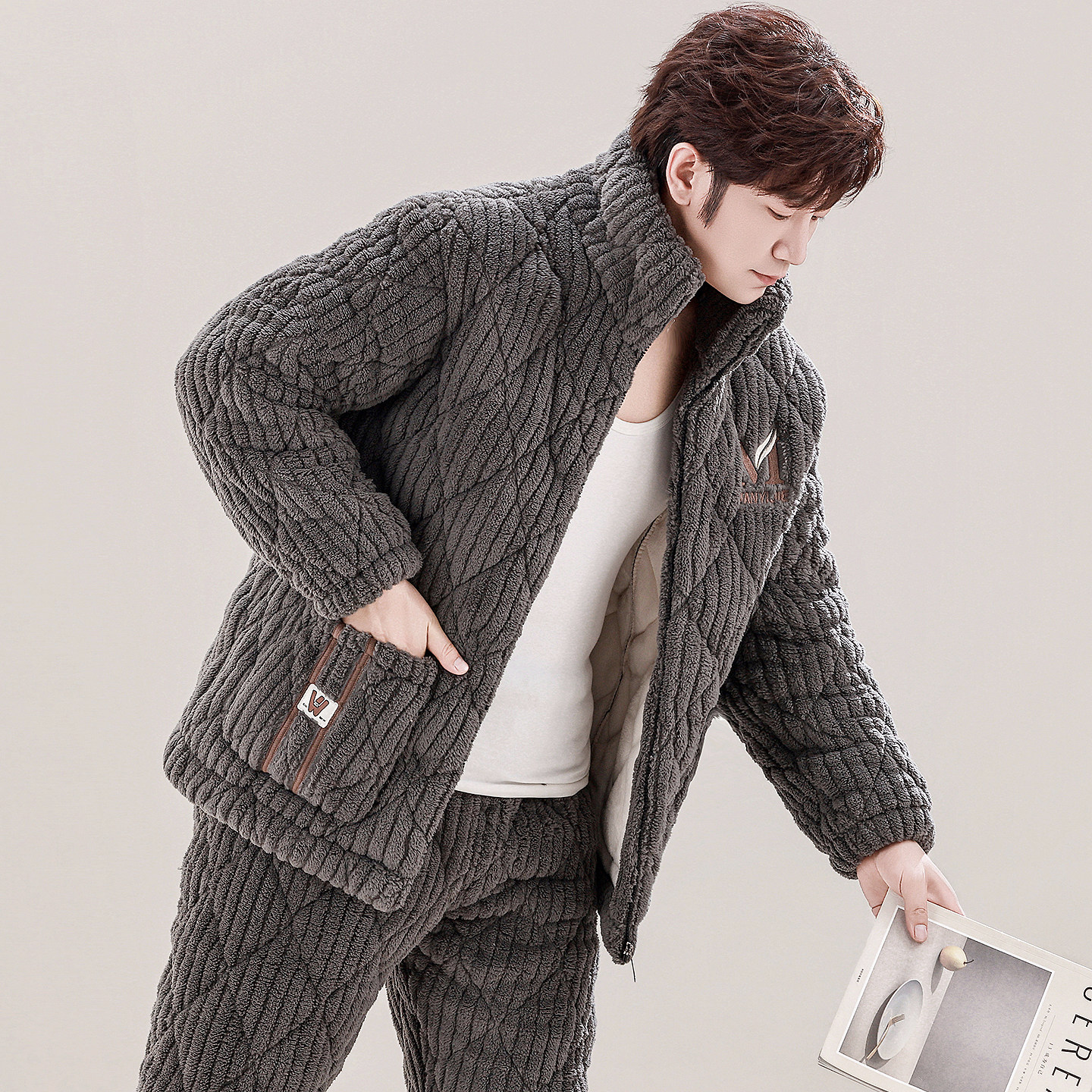 男士睡衣冬季新款珊瑚绒夹棉保暖可外穿三层加厚休闲拉链款家居服,淘宝优惠券,粉丝福利购,淘宝优惠卷