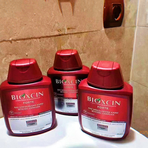土耳其Bioxcin柏科生洗发水 控油蓬松强韧草本精华洗发300ML - 图1