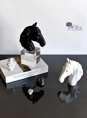 现代轻奢白色黑色马头水晶底座摆件书立艺术品雕塑电视柜子装饰品