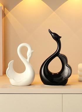 轻奢高档天鹅情侣摆件家居饰品客厅电视柜玄关酒柜装饰品新婚礼物
