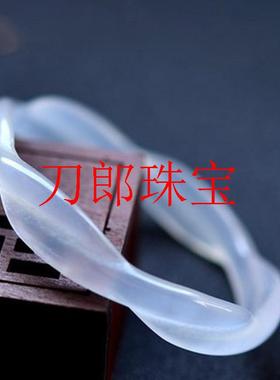 精选冰种白玉髓麻花手镯冰透玛瑙