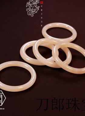 高端新疆和田玉藕粉手镯女百搭款藕粉色玉镯粉圆条粉色玉石镯细圆