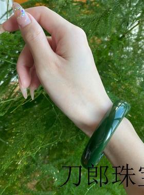 新疆和田玉正圈宽条菠菜绿玉手镯冰底满色碧玉镯子贵妃镯女款饰品