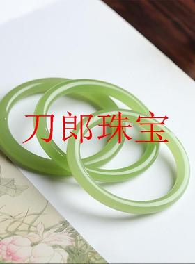 和田玉晴水绿美人条玉镯子高冰底细圆条湖水绿玉石镯子少女感饰品
