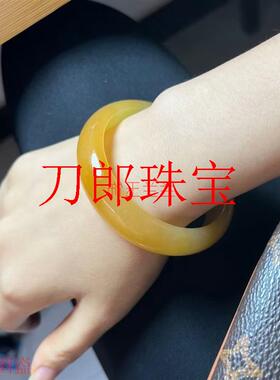 精选云南黄龙玉手镯俏色手镯女款高冰种保山黄龙玉小清新玉石手镯