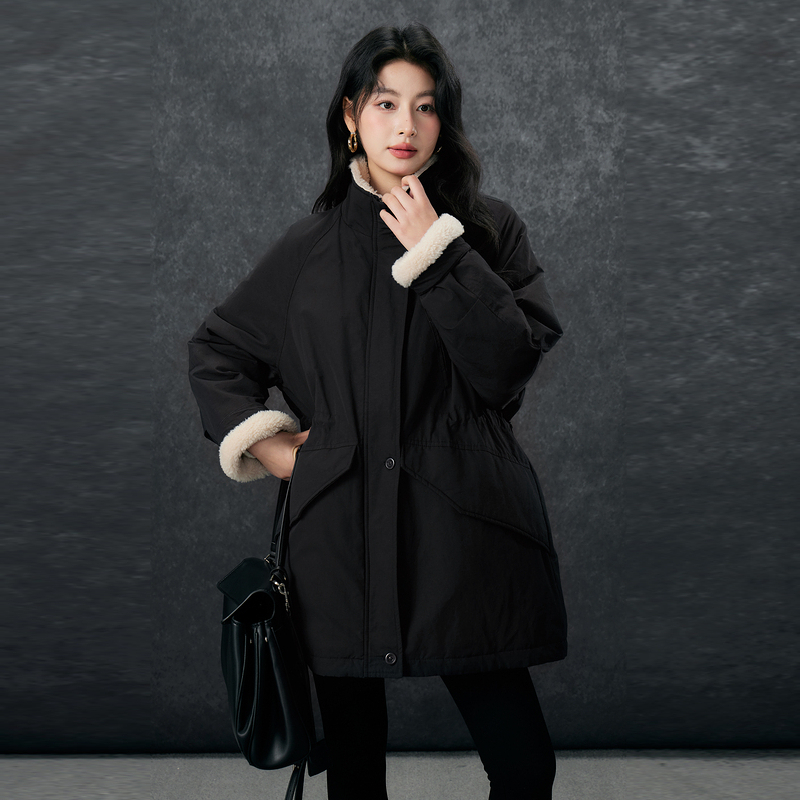 Basic House/百家好毛绒翻领羽绒服冬季轻薄抽绳收腰中长款派克服
