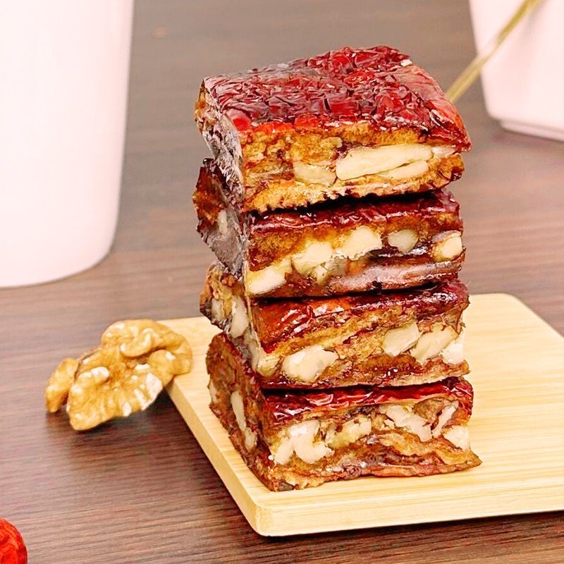 西域南国枣仁派原味新疆特产红枣夹核桃枣糕加厚夹心休闲孕妇零食