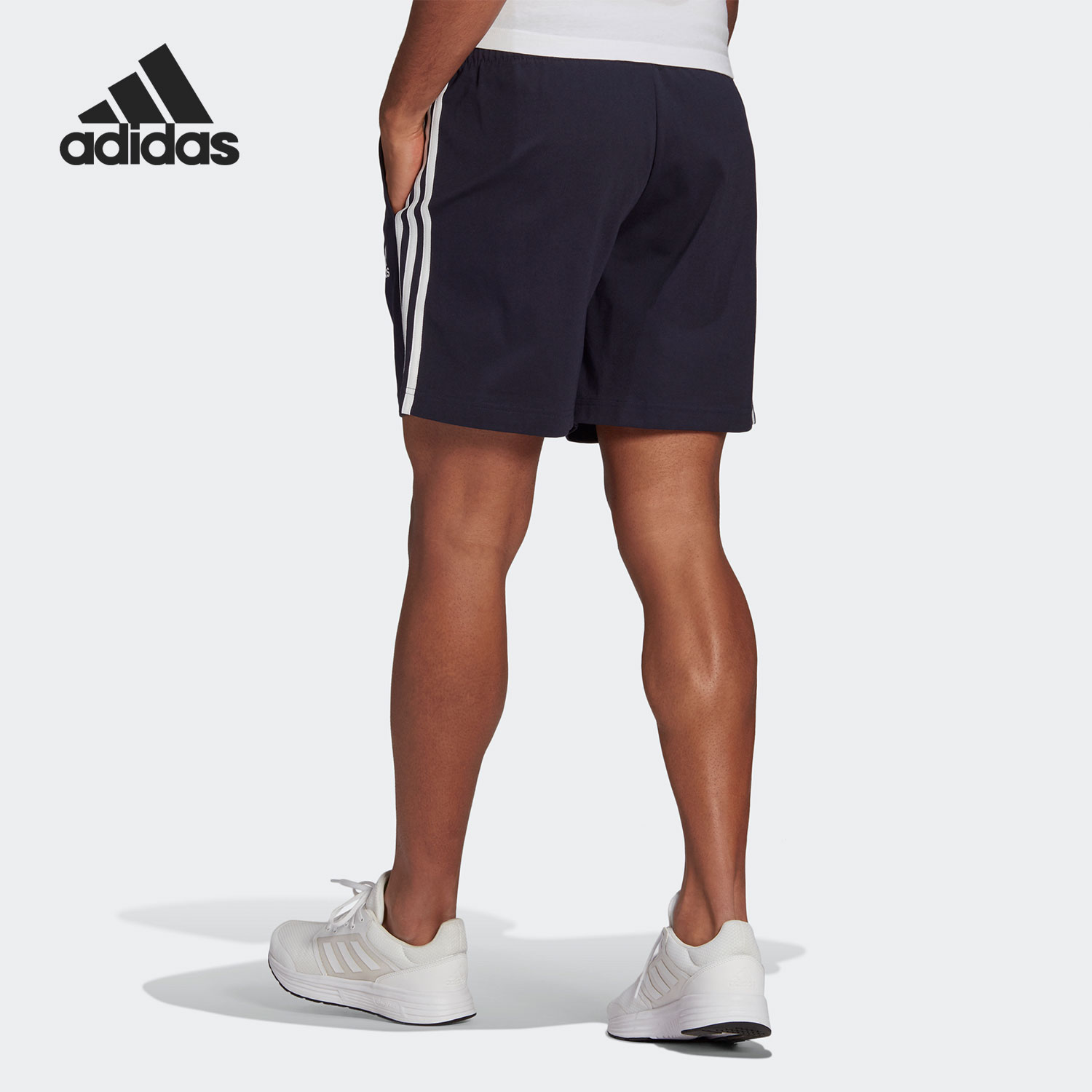 Adidas/阿迪达斯正品当季新款男子三道杠休闲运动短裤GK9989 - 图1