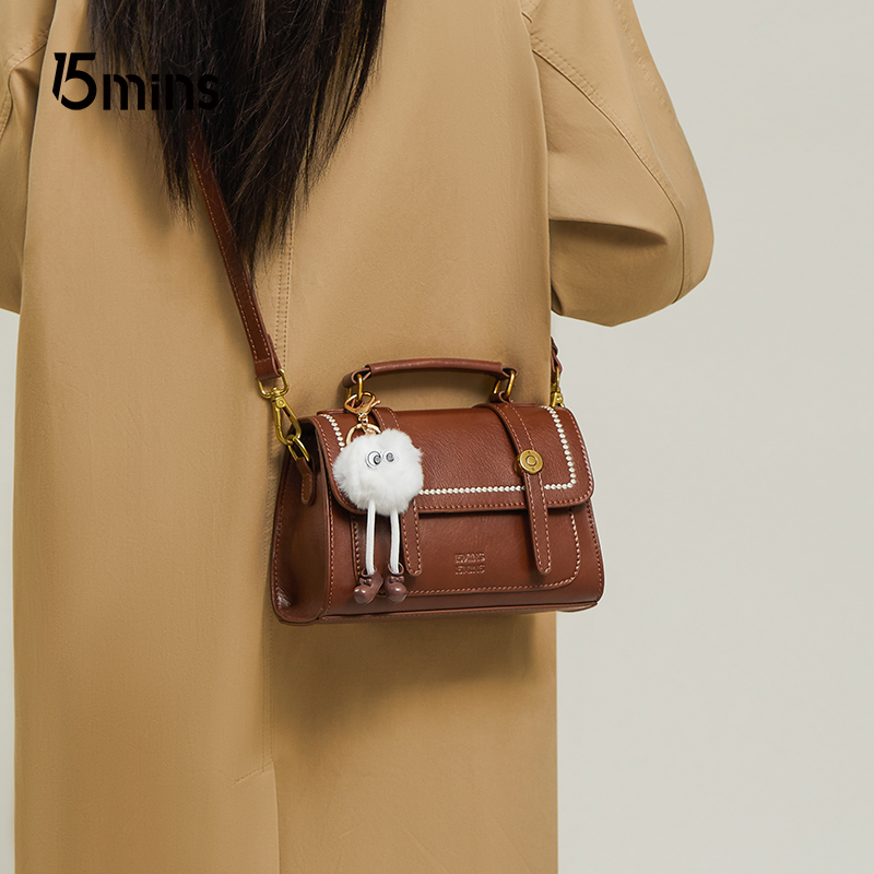 15mins包包女式2025新款咖色斜挎包女小包百搭真皮女包秋冬手提包
