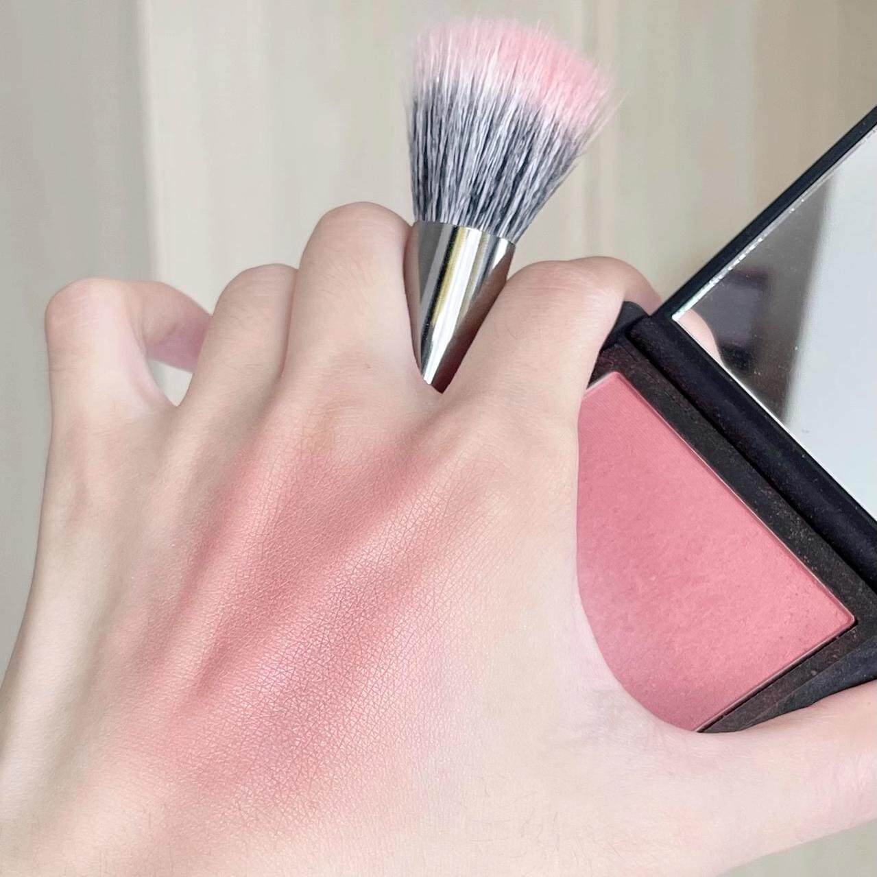 王*霏同款羊毛点彩刷腮红刷遮瑕刷大号沧州动物毛软毛化妆刷便携