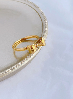 简约钛钢蝴蝶结戒指女小众设计可爱闺蜜18k金色冷淡风ins网红指环