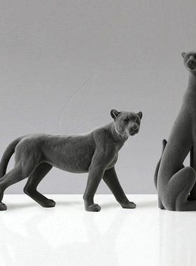 现代简约植绒金钱豹动物摆件客厅玄关办公室样板房家居轻奢装饰品