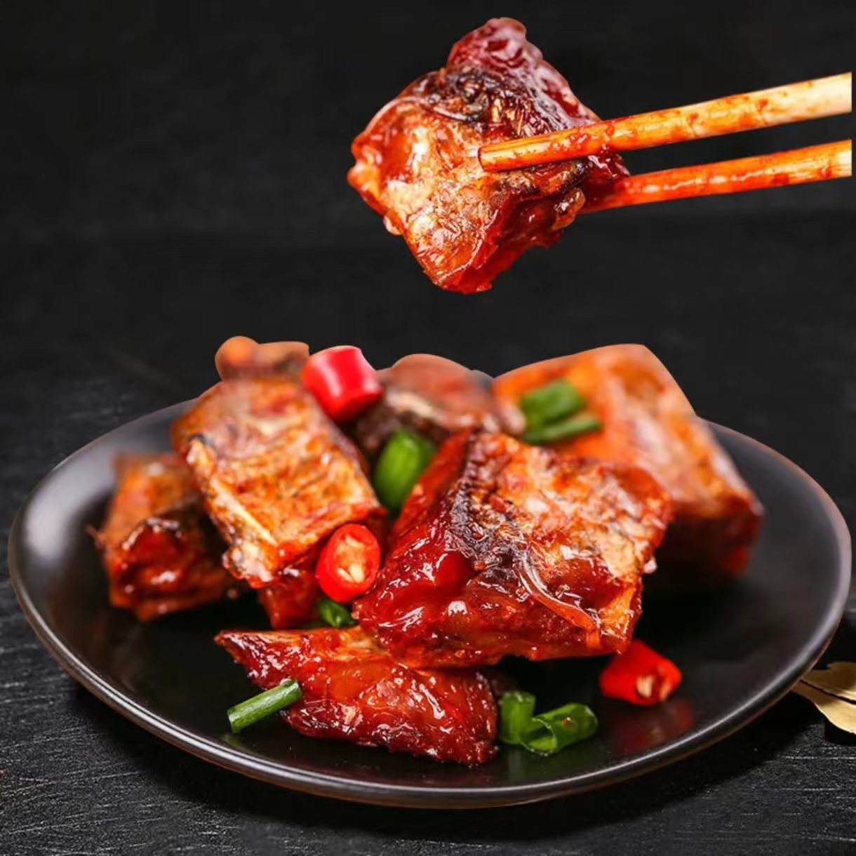 香辣鱼排袋装零食淡水鱼鱼尾鱼块即食麻辣小吃解馋充饥下酒菜好吃