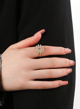 三叶草百搭法式小雏菊个性女款