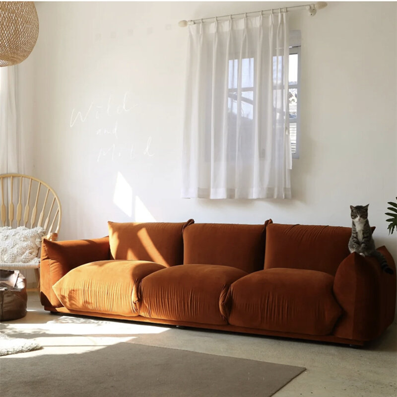 焦糖色科技布沙发 看了她家,才知道什么叫越简单越高级,大白墙太耐看了