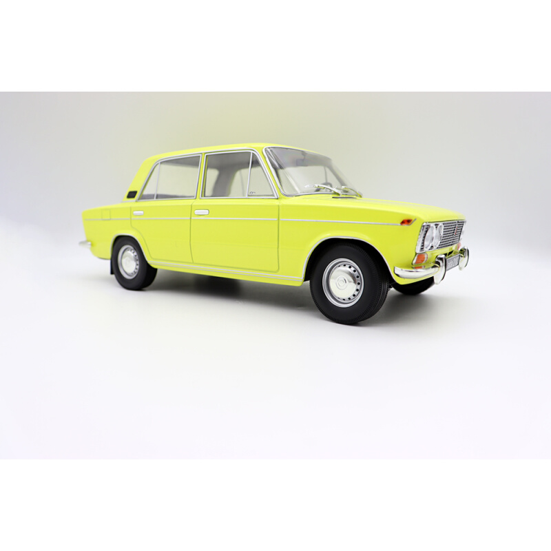 T9合金车1/18 LADA 2103 拉达1P500轿车汽车模型80年代经典摆件 - 图1