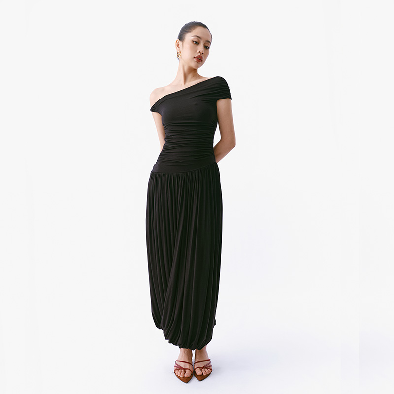 之塑斜肩一字肩修身扭结抽褶不规则弧形花苞下摆显瘦法式连衣裙