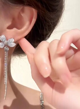 小红书同款不对称水晶花朵流苏耳环小众设计高级感复古小众感耳饰