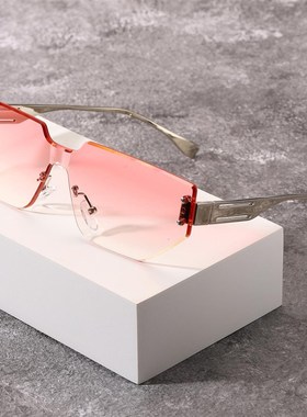 新款太阳眼镜时尚遮阳墨镜男女时髦黑色蓝色金属茶U色切边无框时