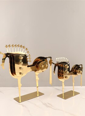 北欧创意抽象金色战马艺术摆件玄关客厅办公室电S视柜家居软装饰