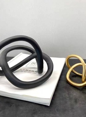 现代简约黑色树脂抽象绳结摆件书镇样板房M售楼处客厅软装饰品摆