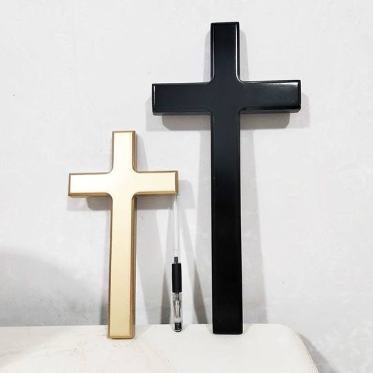 Extremely new solid wood church home living room bedroom study wall hanging R hanging wall decoration wooden cross