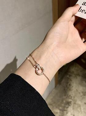 钛钢镶钻环环相扣罗马数字手链女简约气质轻奢小众设计不掉色饰品