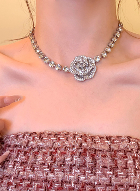 千金归来小香风满钻山茶花项链