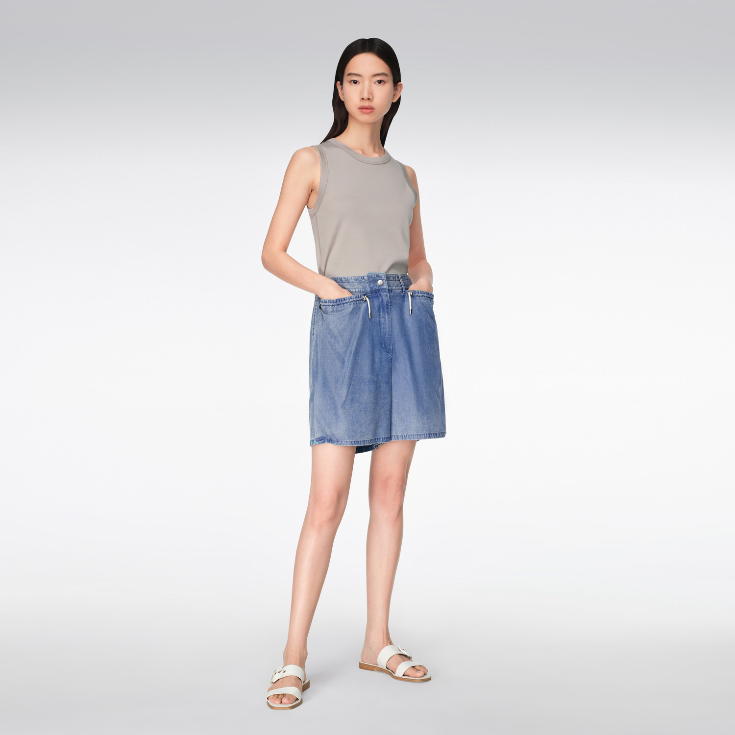 OVVOutlet2024春夏新款女装经典简约时尚休闲易搭抽绳牛仔短裤