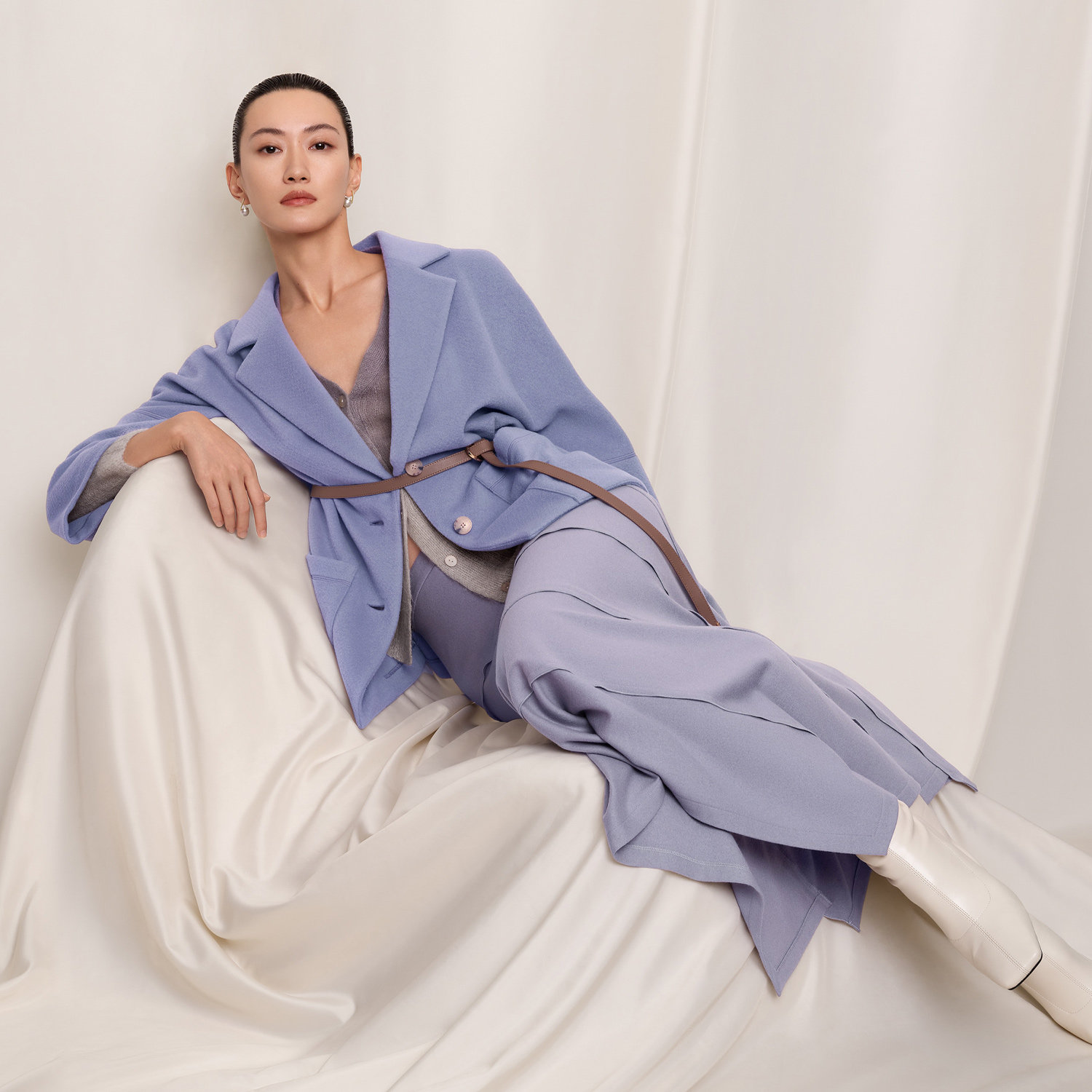 OVVOutlet秋冬热卖女针织羊毛两粒扣平驳领贴袋皮带单件西服外套