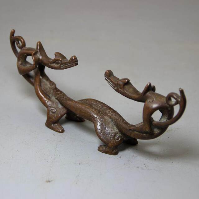 Collection of retro aged antiques, miscellaneous copper crafts, copper dragon pen holder 5