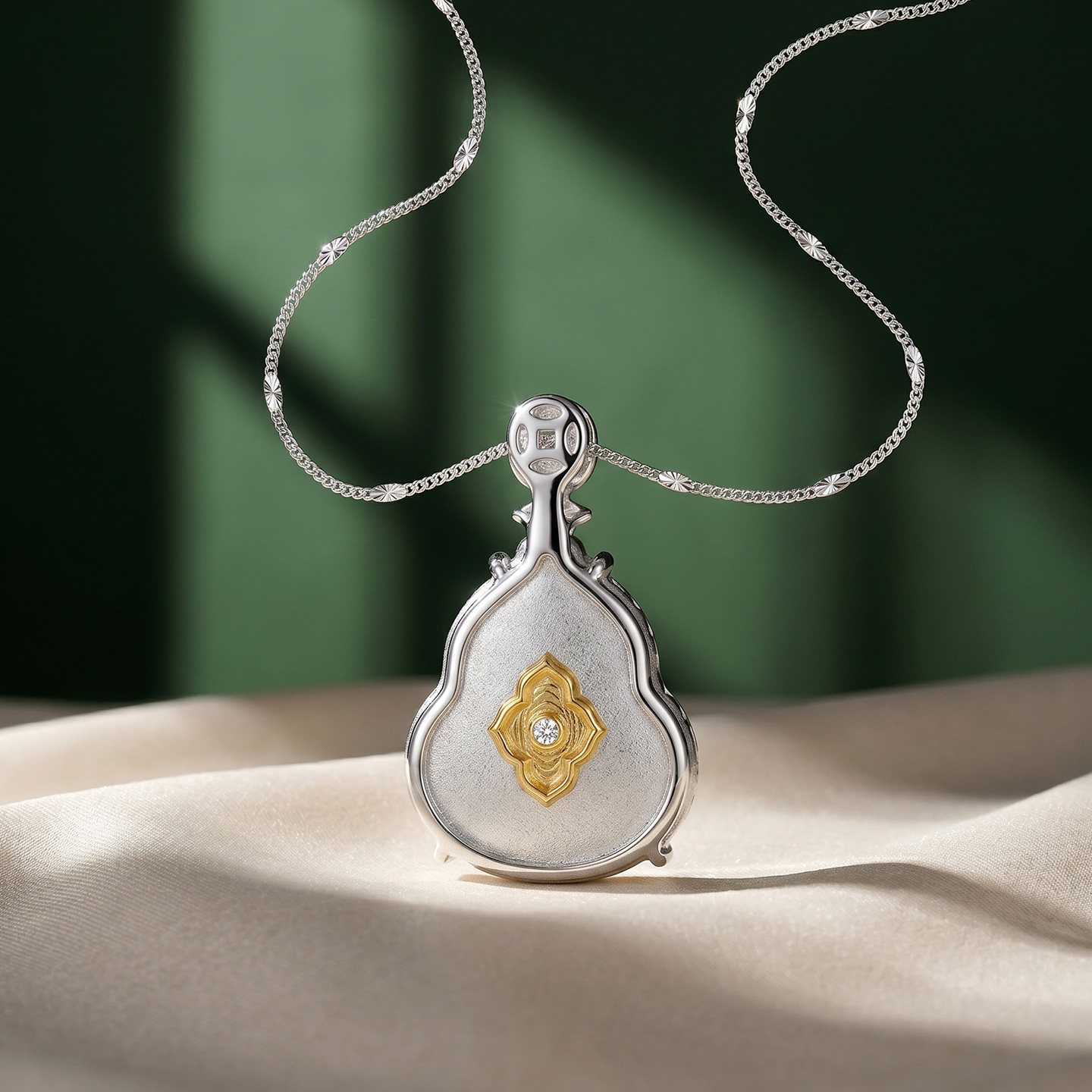 AILEQ natural chalcedony inlaid copper gold-plated necklace full of green Fulu small gourd pendant fashion jewelry quality