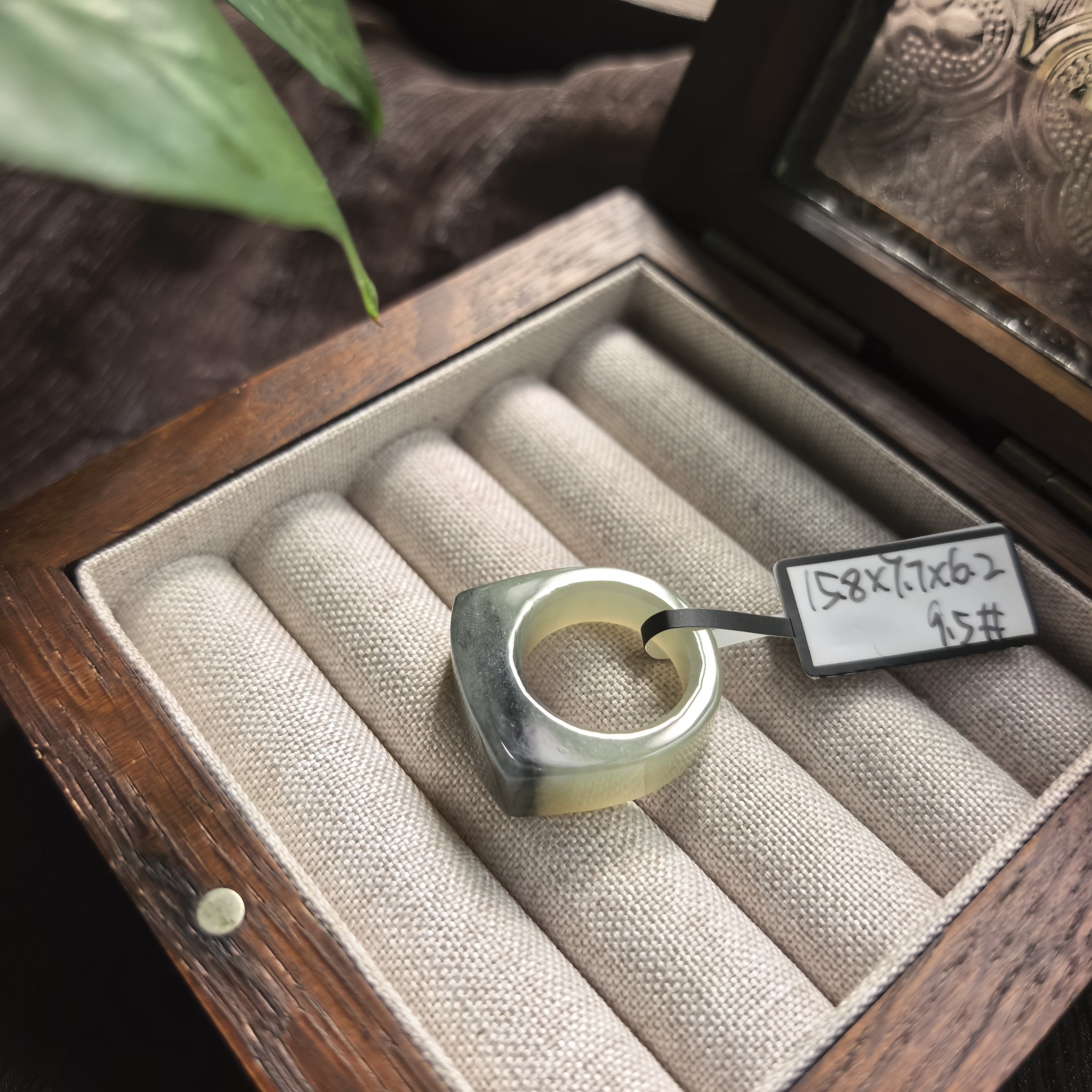 Natural Hetian jade blue and white saddle ring. If it is not perfect, please do not take the size in the small label.