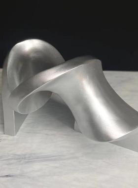 现代简约白色黑色蓝色几何扭转不规则摆件样板房售楼处软装饰品