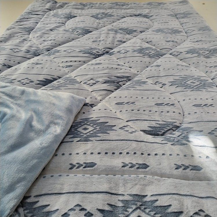 外贸日单150*200单人冬被剪花法兰绒棉被学生宿舍过冬被子微瑕,淘宝优惠券,粉丝福利购,淘宝优惠卷