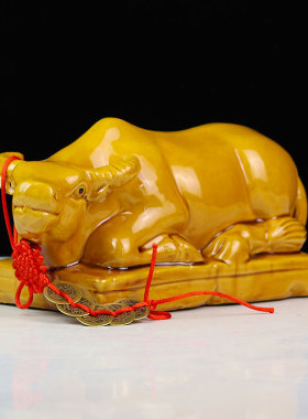 手工陶瓷卧牛牛黄青牛摆件低头喝水卫生间厨Q房补缺角装饰工艺品