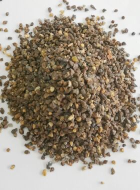 优质石榴砂滤料污水处理滤料石榴石0.5-1.0mm 0.6-1.2mm 1-2mm等