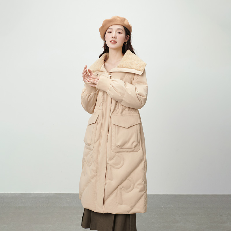 艾莱依冬季新款羽绒服仿羊羔毛领设计感拼接长款气质加厚过膝外套