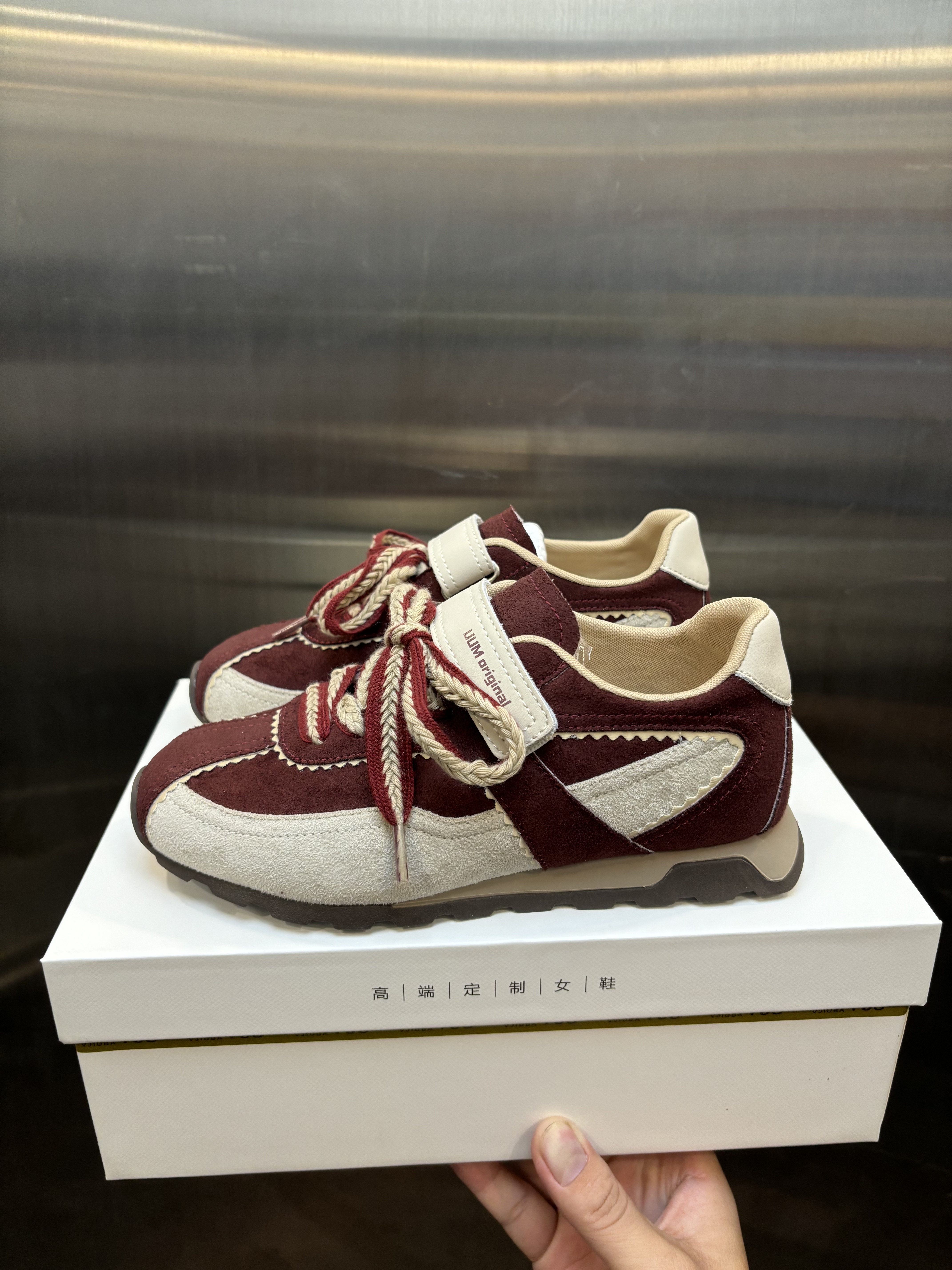 2025年超火阿甘德训鞋女真皮软底软底休闲鞋 红色秋平底休闲板鞋,淘宝优惠券,粉丝福利购,淘宝优惠卷