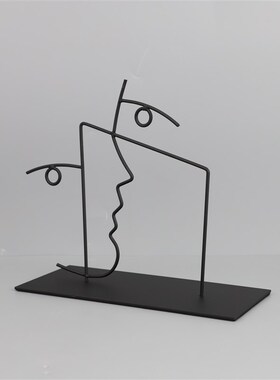 现代简约轻奢抽象铁艺线条摆件卧室客厅玄关O样板房书桌家居装饰