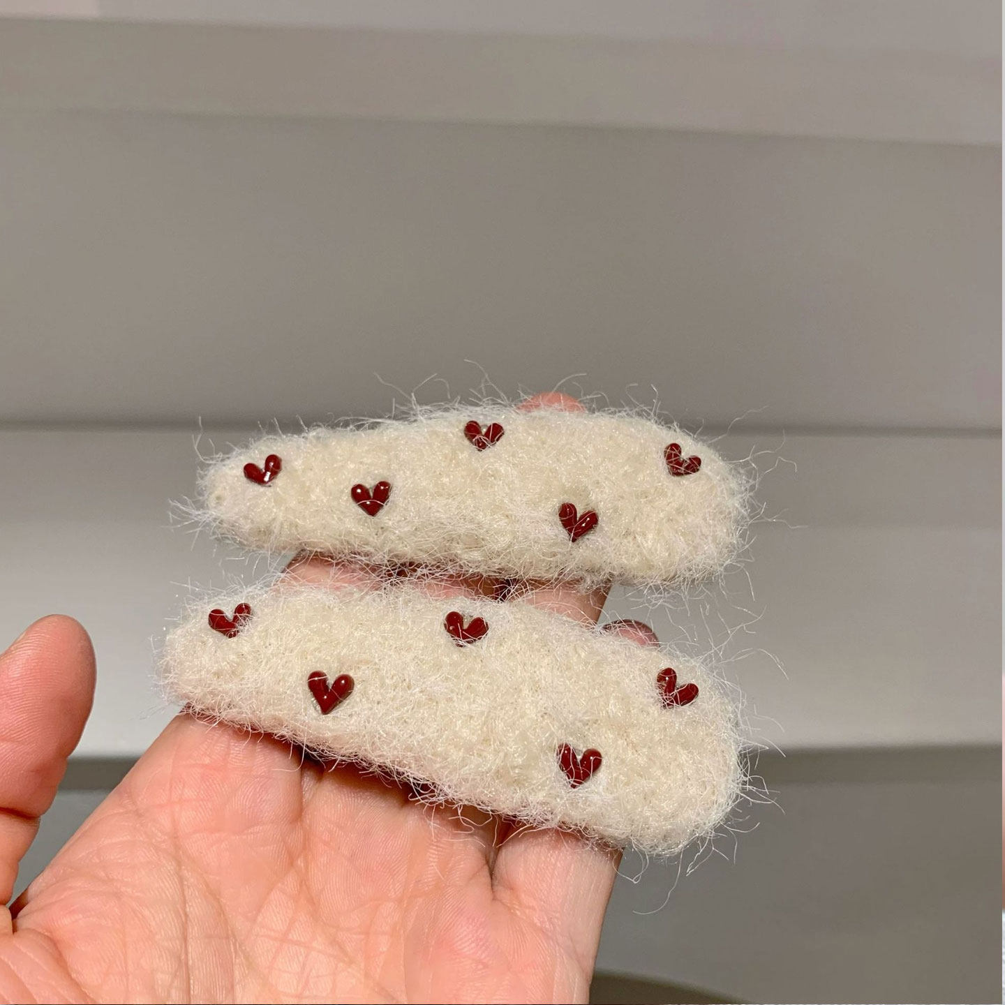 毛绒爱心发夹女侧边夹碎发夹bb夹格子发卡2025新款刘海夹边夹头饰,淘宝优惠券,粉丝福利购,淘宝优惠卷