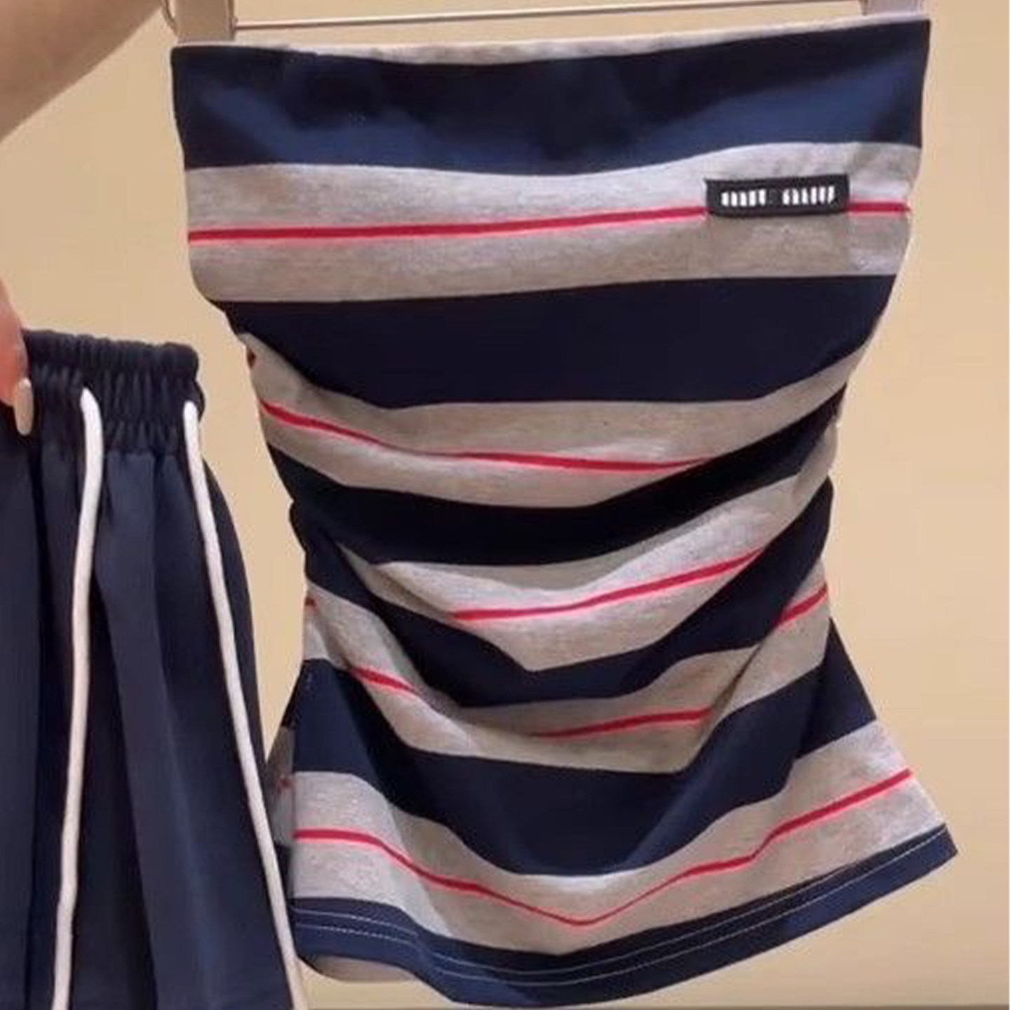 辣妹风撞色条纹抹胸吊带背心女外穿带胸垫修身短款内搭无袖小上衣,淘宝优惠券,粉丝福利购,淘宝优惠卷