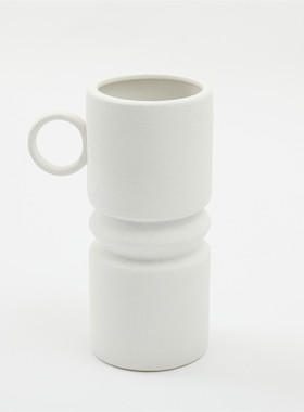 北欧家居装饰陶瓷花瓶极简ins风工艺品摆件带耳艺术插花花器批发