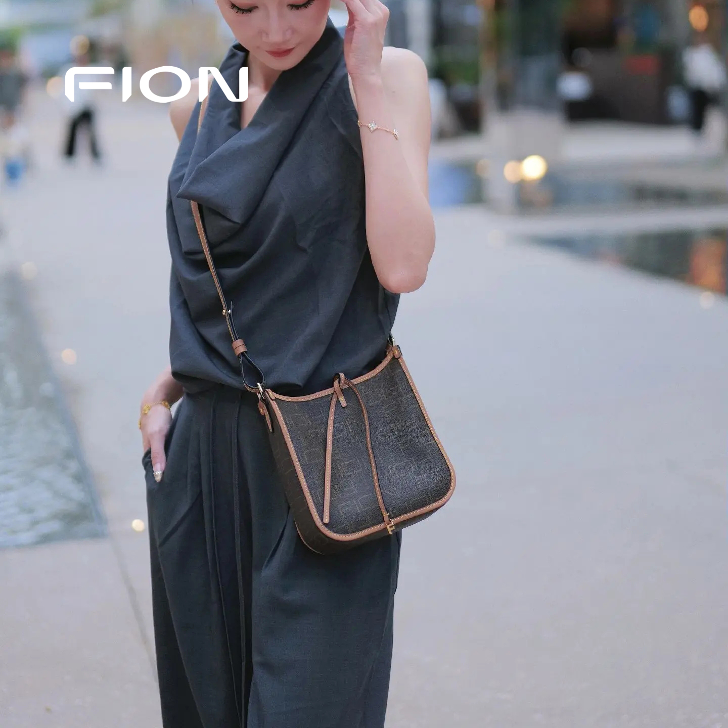 Fion/菲安妮女包2025新款老花马鞍包通勤单肩斜挎包小众设计时尚 - 图2